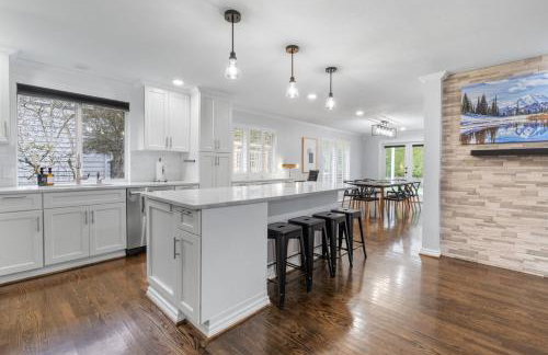 Charming Home in Bellevue Near Downtown n Microsoft - Photo 32