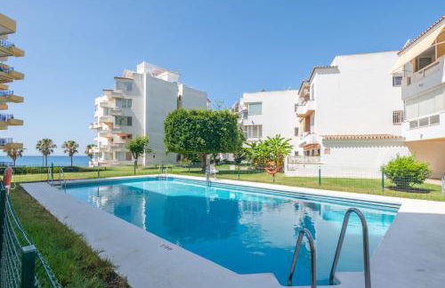 In front of SEA & CENTER - Foto 26