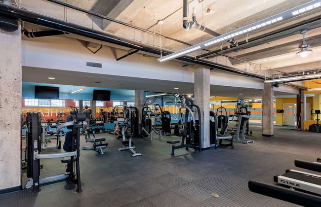 2 Bedroom Historic Brick Getaway with Wifi - Foto 35