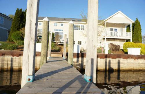 Riverside Home Near Beaches, Pier, downtown - Photo 48