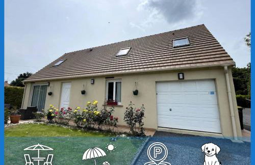 Saint Ho Mer Maison lumineuse vue mer 8 pers 4 chambres 2 sdb 2 WC étage rénové en 2025 belle terrasse grand jardin clos parking 8 mn à pied petite plage grand jardin près de Port en Bessin, Bayeux et plage Omaha beach - Foto 1