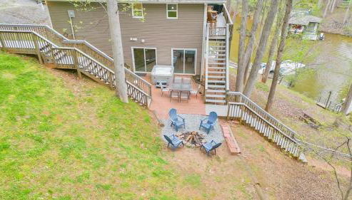 Treetop & Waterfront! Hot Tub, Kayaks, Game Room - Foto 5