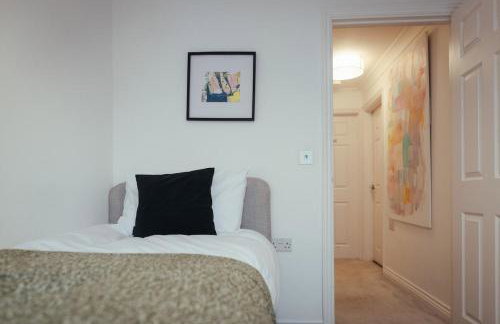 5 Bed Family Home- Free Parking - Foto 22