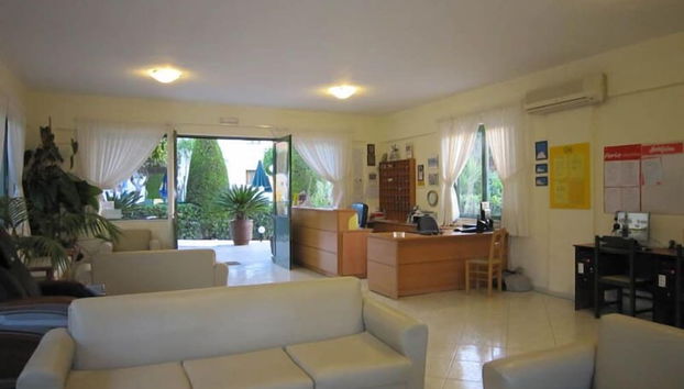 Coin salon dans le hall