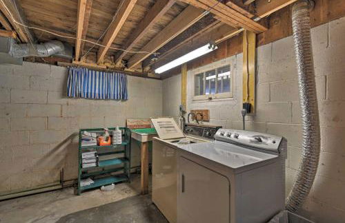 Spacious Lakehouse with Deck, Kayaks, and Dock! - Foto 33