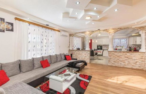 Awesome Home In Nedescina With Kitchen - Foto 19