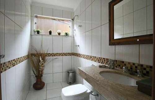 Casa com Piscina e Churrasqueira em Taguatinga - Foto 11