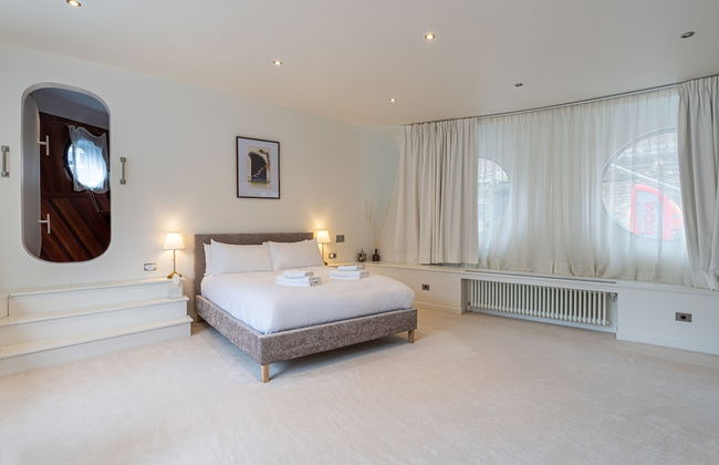 JOIVY Stunning 5-Bed Boathouse On The River Thames - Foto 1