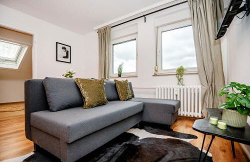 Artful Apartment - Photo 6