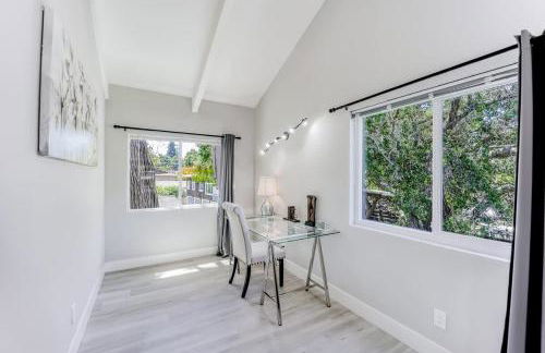 Luxury Family Home w AC and Patio near Meta and Stanford - Foto 30