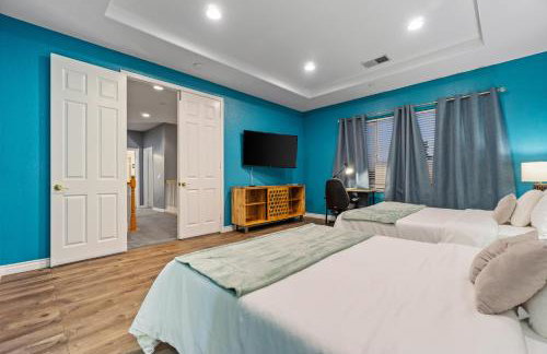 Entire Private Home with 5 Bedrooms 4 Bathrooms 3000 Sq ft Villa, Pool, Hot Tub, Nature, Garage, Winery, Available Now - Foto 60