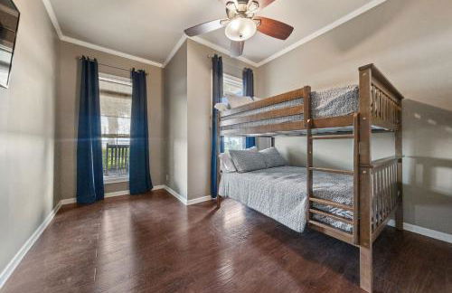 Gameday Getaway - Pool - King Bed - Sports Complex - Foto 26