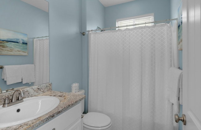 Beach Cottage w/ Backyard Oasis - Quiet Neighborhood in BMB - Foto 18