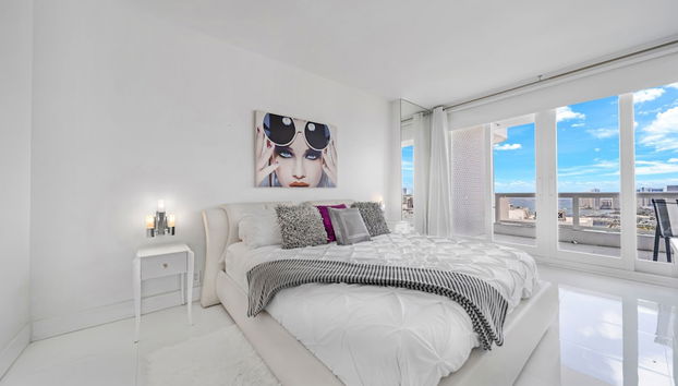 Modern and Bright Penthouse With Ocean View - Photo 3, Room