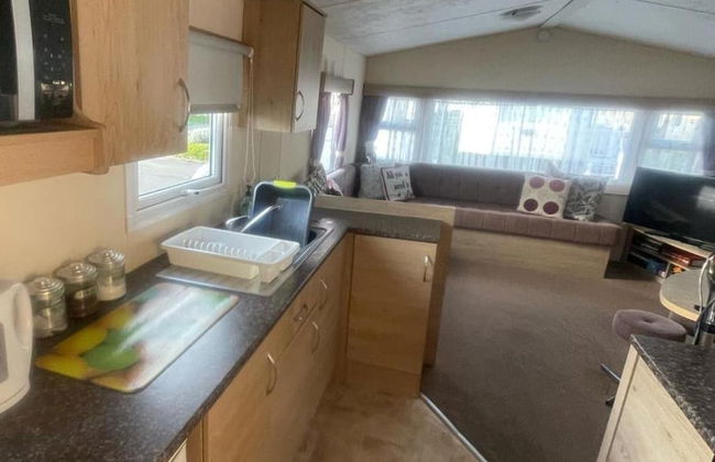 3 Bed Caravan - Sleeps 8 - Pets - Parking - Wifi - Foto 12
