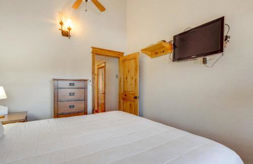 The Inn at Silver Creek Resort Retreat with Balcony! - Foto 15