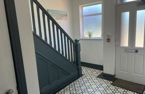 Newly refurbished studio, great location 8 studios - Photo 57