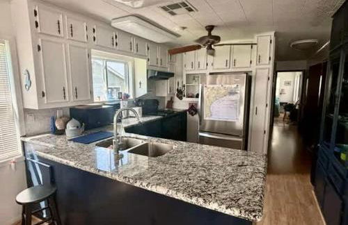 Waterside Oasis at Caney Creek - Foto 21