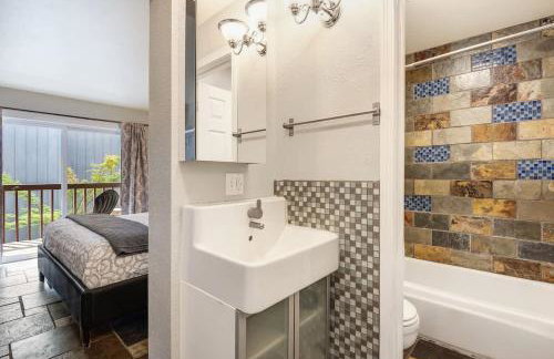 Upscale Condo near Downtown & the Deschutes - Foto 23