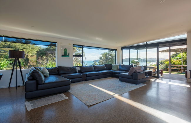 Wharetana Bay Villa with beach walkway - Foto 6