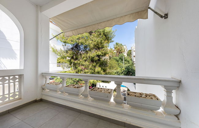 Breeze One Bedroom Apartment by BluPine - Foto 21