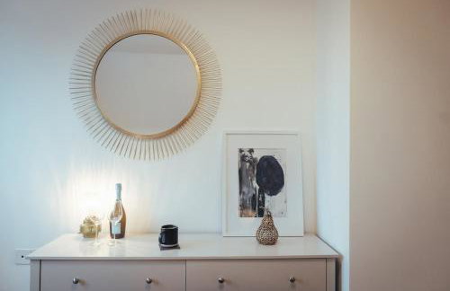 5 Bed Family Home- Free Parking - Foto 30