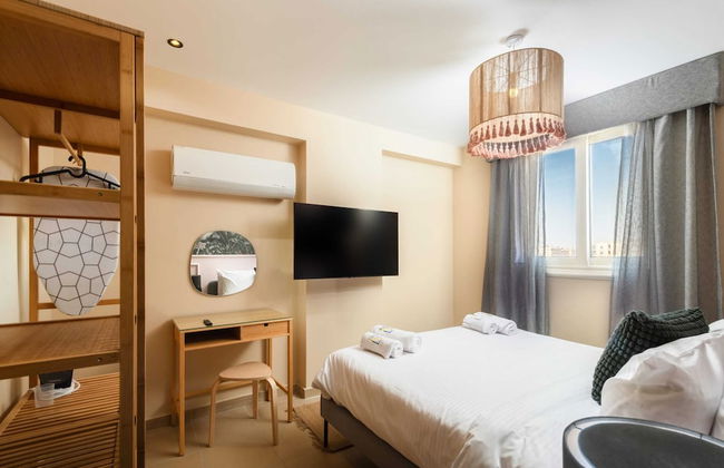 Xuru Stays I Jacuzzi Studios @ The Pyramids - Foto 33