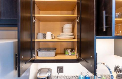 Steps 2 Everything! - KING Bed - Amazing Roof and Gym - Foto 37