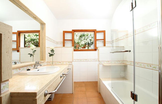 Villa - 4 Bedrooms with Pool and WiFi - 108763 - Foto 11