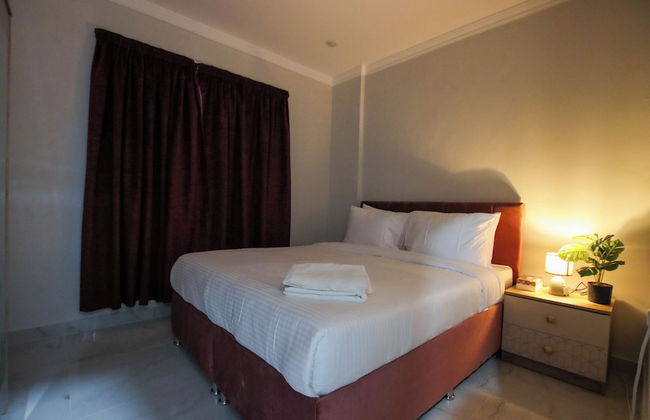 STAR NIGHT FURNISHED APARTMENTS - Photo 11