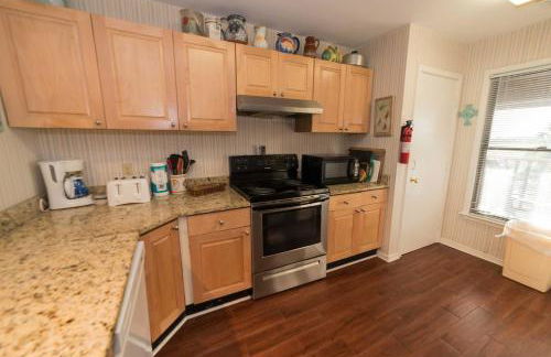 Harbor Island Beachside House - Photo 5