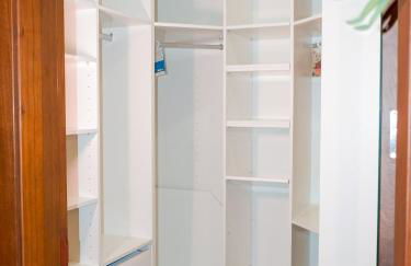 Luxury 2BR Spacious & Stylish with Patio near Metro - Foto 28