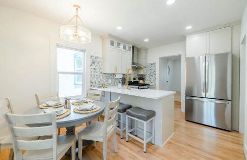 Newly Renovated, Cozy Home - Quiet, Mountain Views - Foto 9