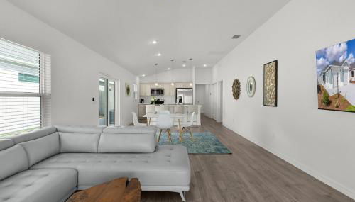 Spacious Golf Retreat-2 King Beds-Golf Cart- Full Kitchen & TVs in Every Room - Foto 2