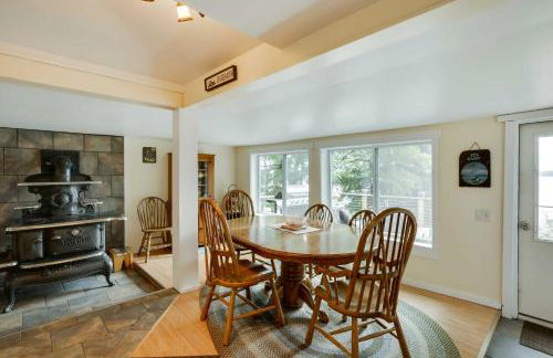 Peaceful Fishermans Paradise with Deck and Fire Pit! - Foto 10