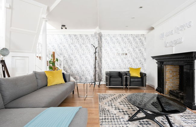 The Paddington Mews - Comfortable & Elegant 3BDR Paddington House - Photo 1