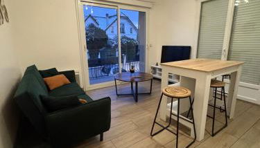 À quelques pas de la gare - RER A - Foto 2