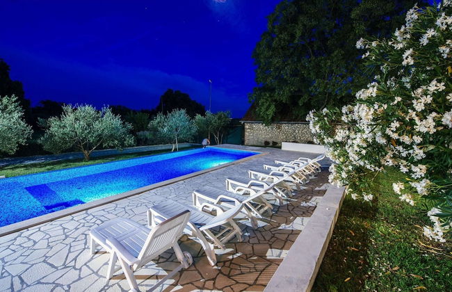 Spacious Holiday Home With Private Pool - Foto 23