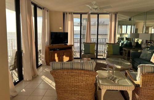 Oh Buoy! Catch the Breeze at This Beachfront Escape! Sleeps 8! - Foto 13