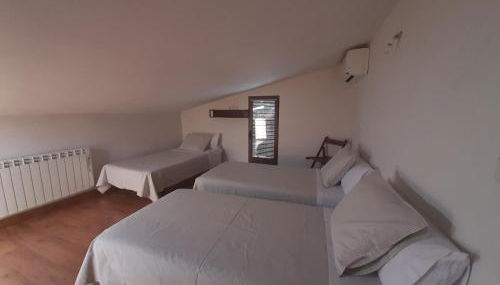 Casa con patio y chimenea en Piedralaves - Photo 2