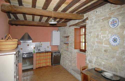 Farmhouse in Apecchio with Pool and Terrace - Foto 16