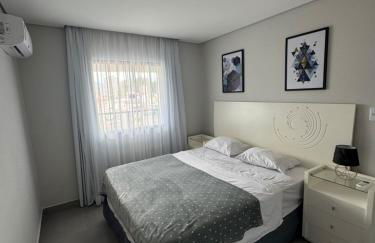 Flat lindo com piscina e linda vista da cidade - Foto 31