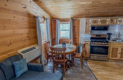 Pine and Paddle Cottage on Black Lake - Foto 13