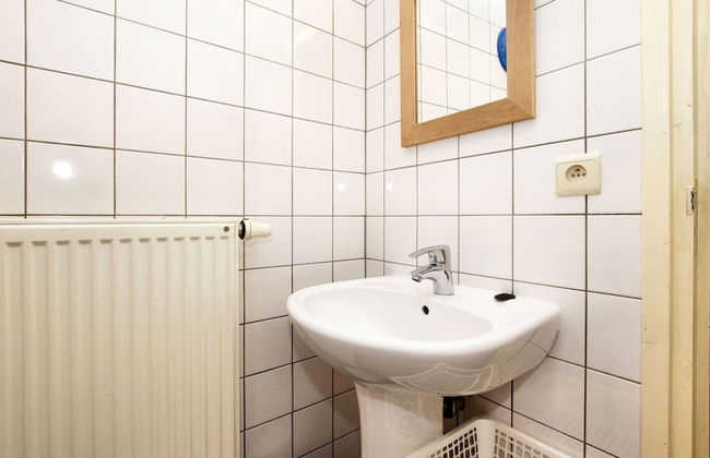 Pleasing Holiday Home in Richelle With Garden, Terrace, BBQ - Photo 14