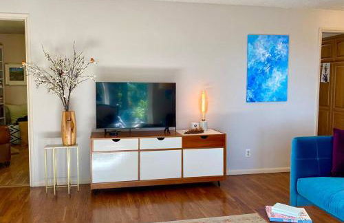 Forest Gallery- Mid-Century Modern With City Views - Photo 14