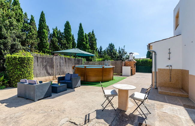 Private Villa With Inviting Space - Photo 46