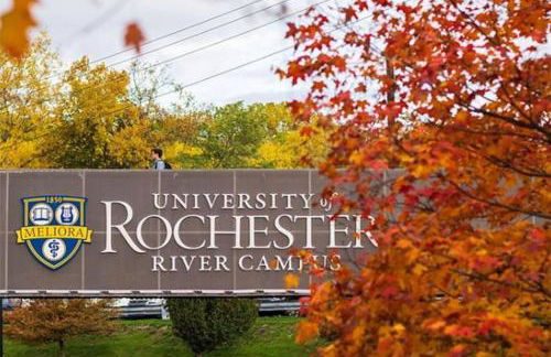 Private Attic room in shared home Near U of R - Photo 21