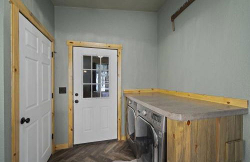 The Tyrolean Cabin. Panoramic Views. Hot Tub. - Photo 24