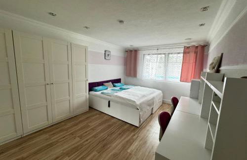 Luxus Villa 5 Schlafzimmern Sauna privater Pool Großer Garten - Foto 17