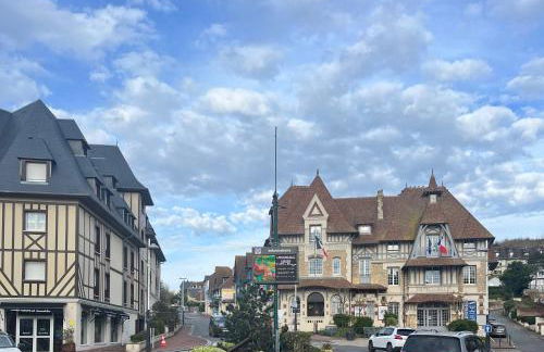 La Villa l'Oiseau Bleu proche de la plage et de Deauville !!! Awards 2025 - Photo 24